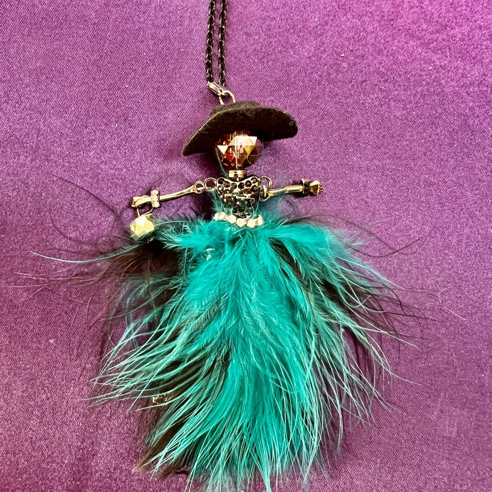 Daring Black and turquoise 3” doll with 26” chain